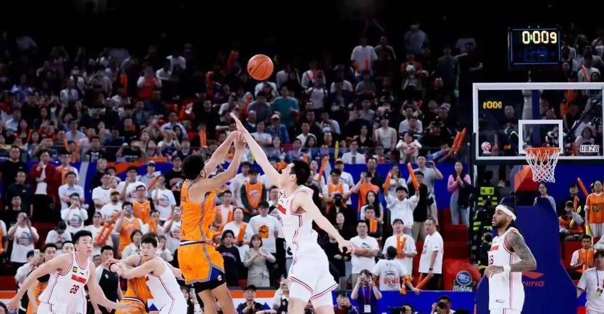 上海男篮迎来逆转，悬念不断惊喜连连的简单介绍